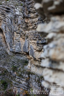 Le sentier qui mène à la chartreuse promet une belle vue, et quelques passages escarpés.